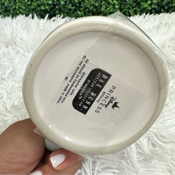 Disney x Rae Dunn Cinderella Mug with Shoe Topper Lid - Picture 6 of 6